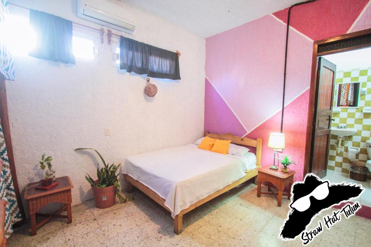 טולום Straw Hat Hostel & Rooftop Bar מראה חיצוני תמונה