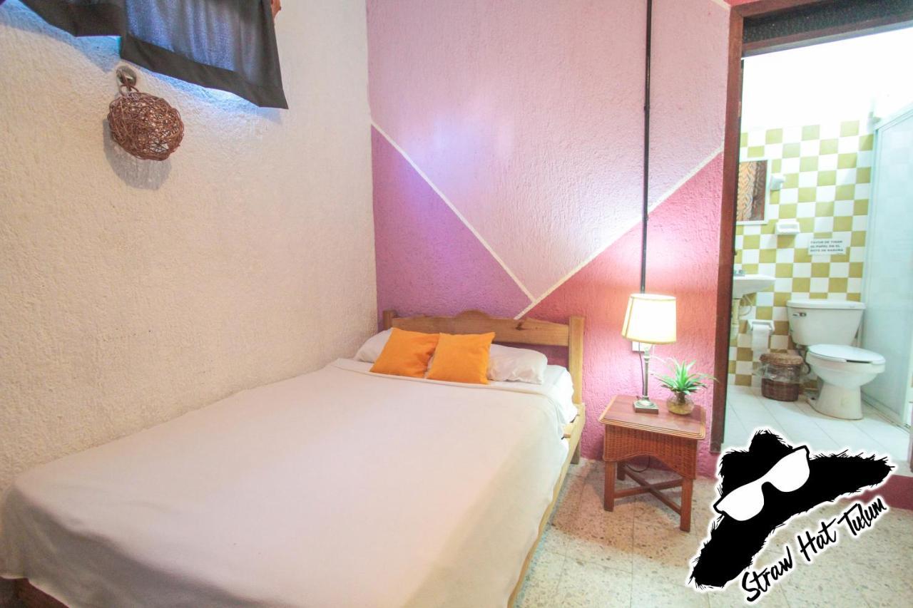 טולום Straw Hat Hostel & Rooftop Bar מראה חיצוני תמונה