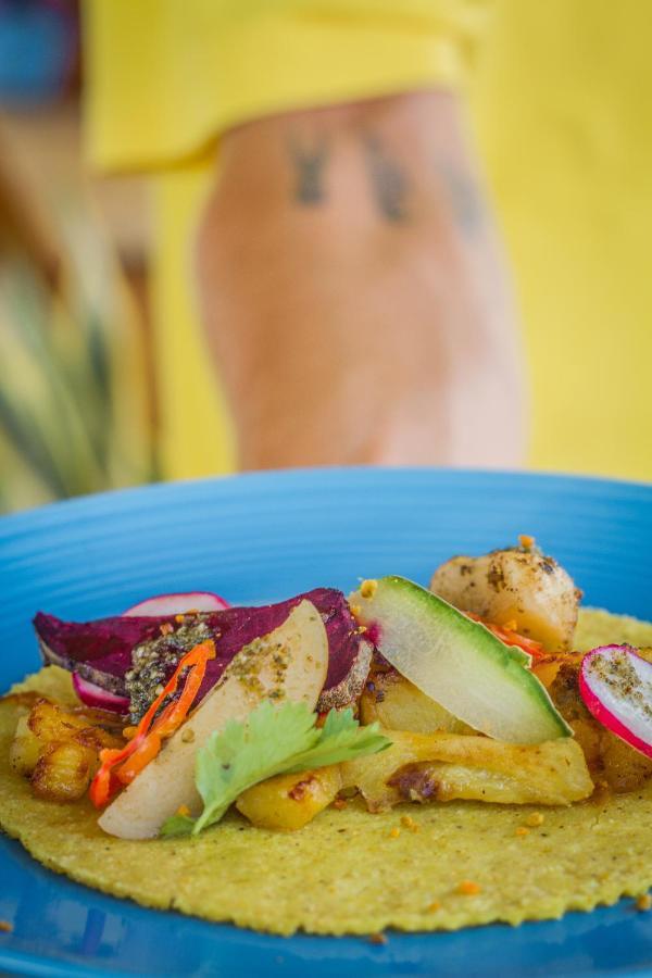 טולום Straw Hat Hostel & Rooftop Bar מראה חיצוני תמונה