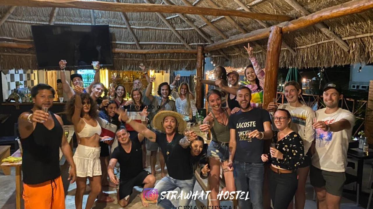 טולום Straw Hat Hostel & Rooftop Bar מראה חיצוני תמונה