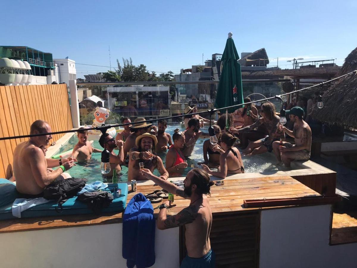 טולום Straw Hat Hostel & Rooftop Bar מראה חיצוני תמונה