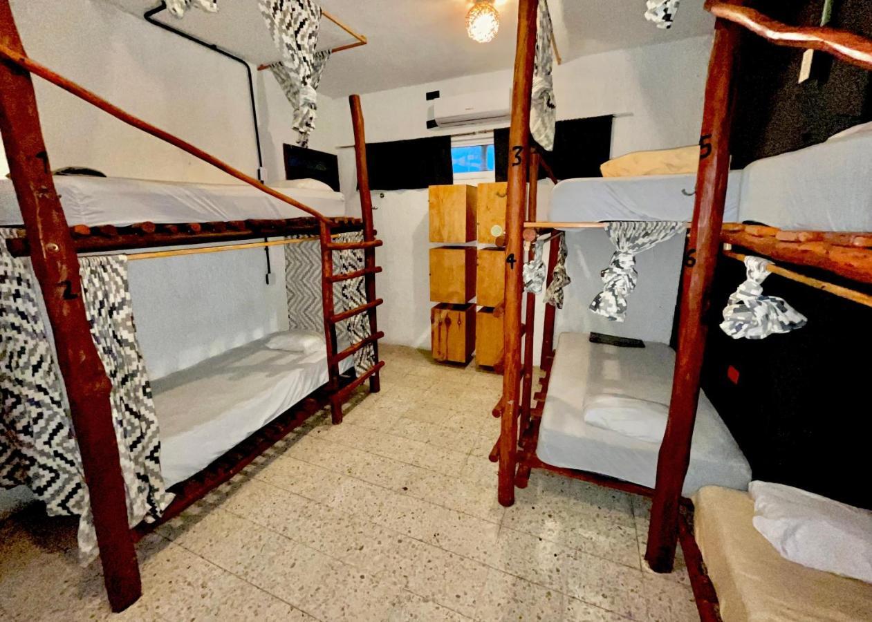 טולום Straw Hat Hostel & Rooftop Bar מראה חיצוני תמונה