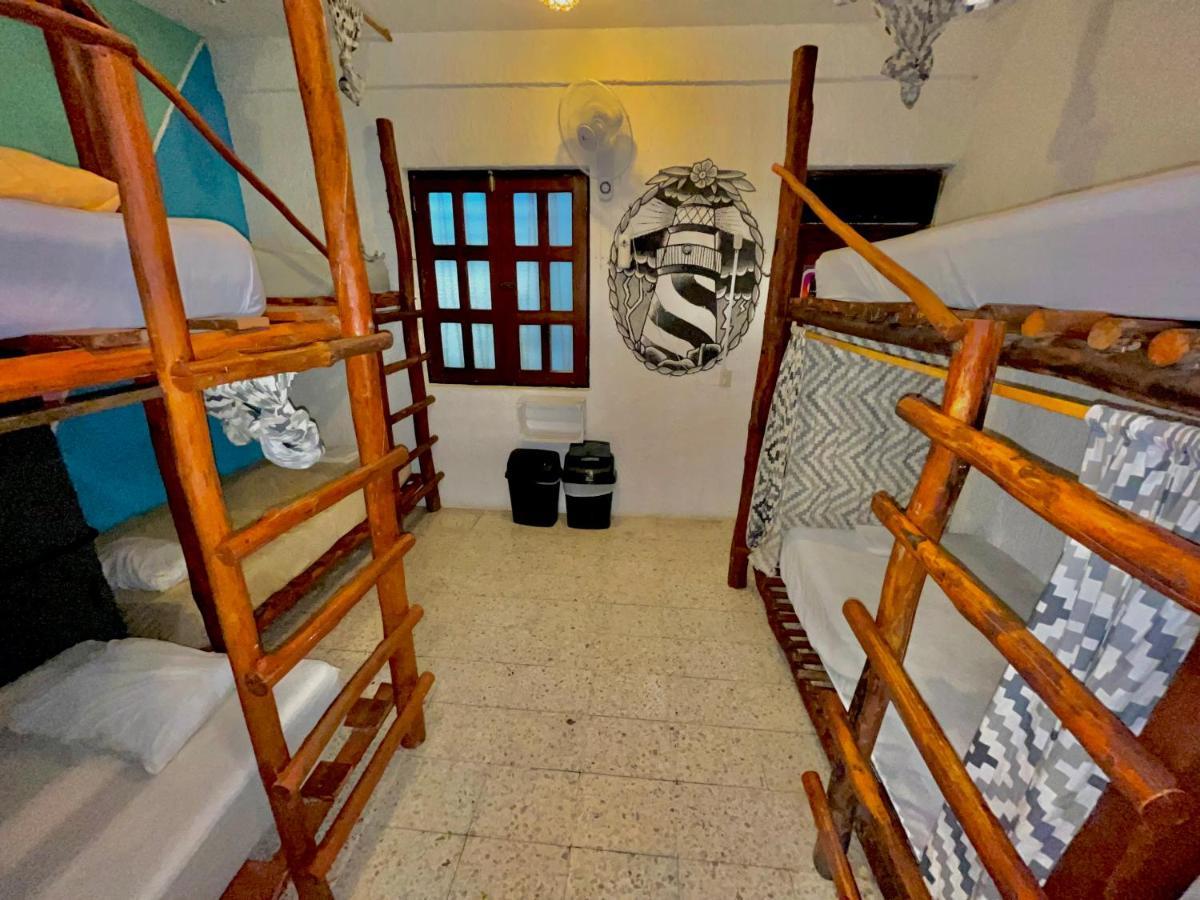 טולום Straw Hat Hostel & Rooftop Bar מראה חיצוני תמונה