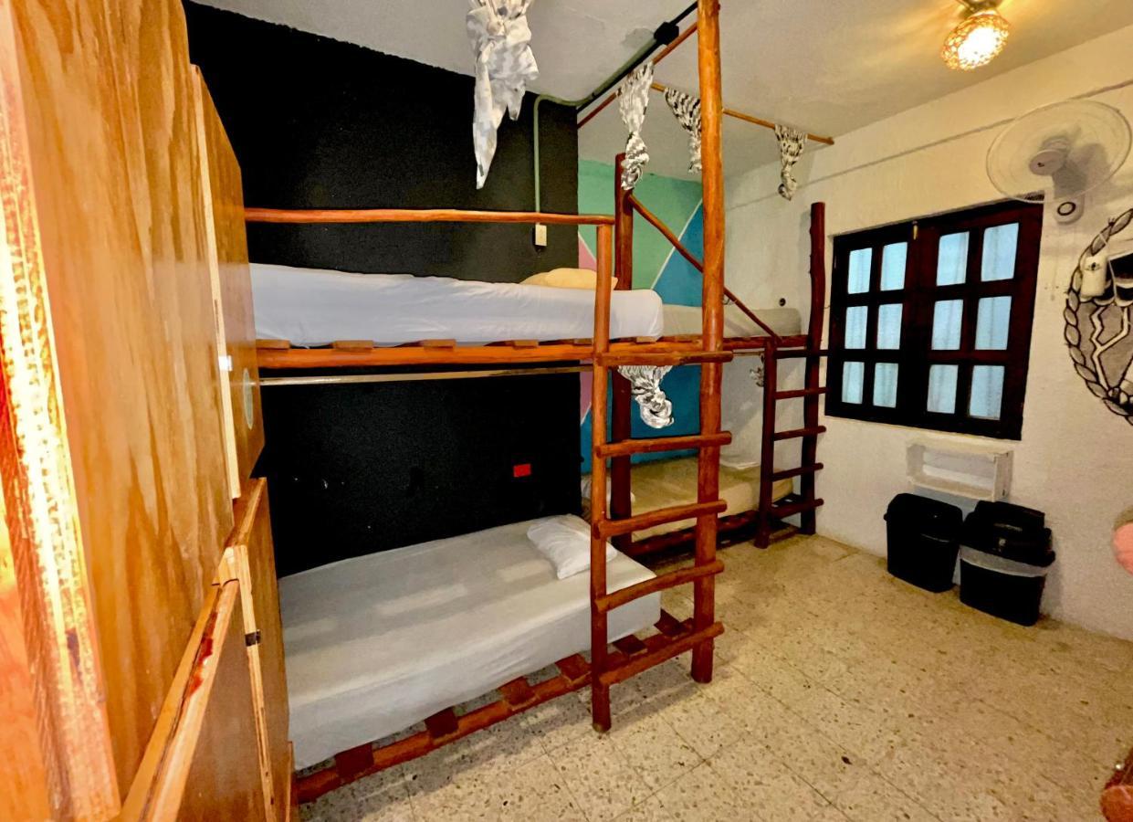 טולום Straw Hat Hostel & Rooftop Bar מראה חיצוני תמונה