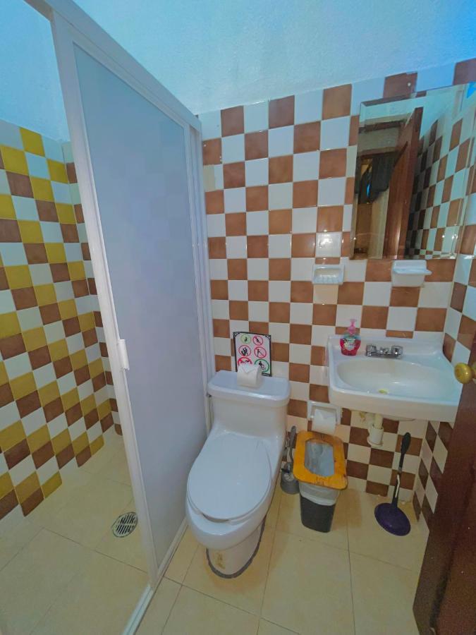 טולום Straw Hat Hostel & Rooftop Bar מראה חיצוני תמונה